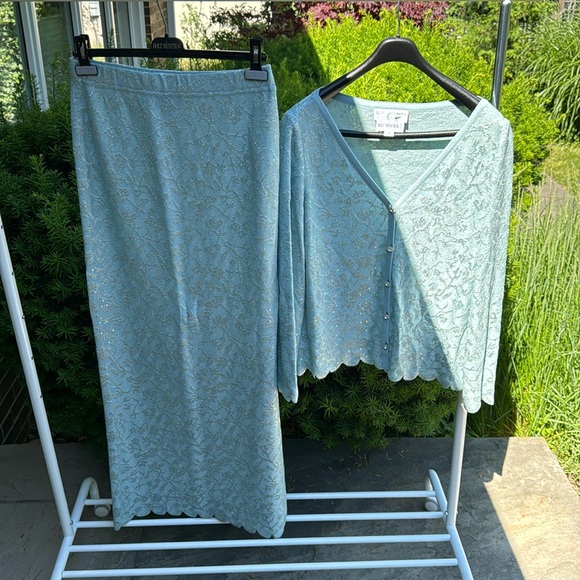 Stunning St John 2-piece with shimmering jewelled accents - Picture 1 of 11